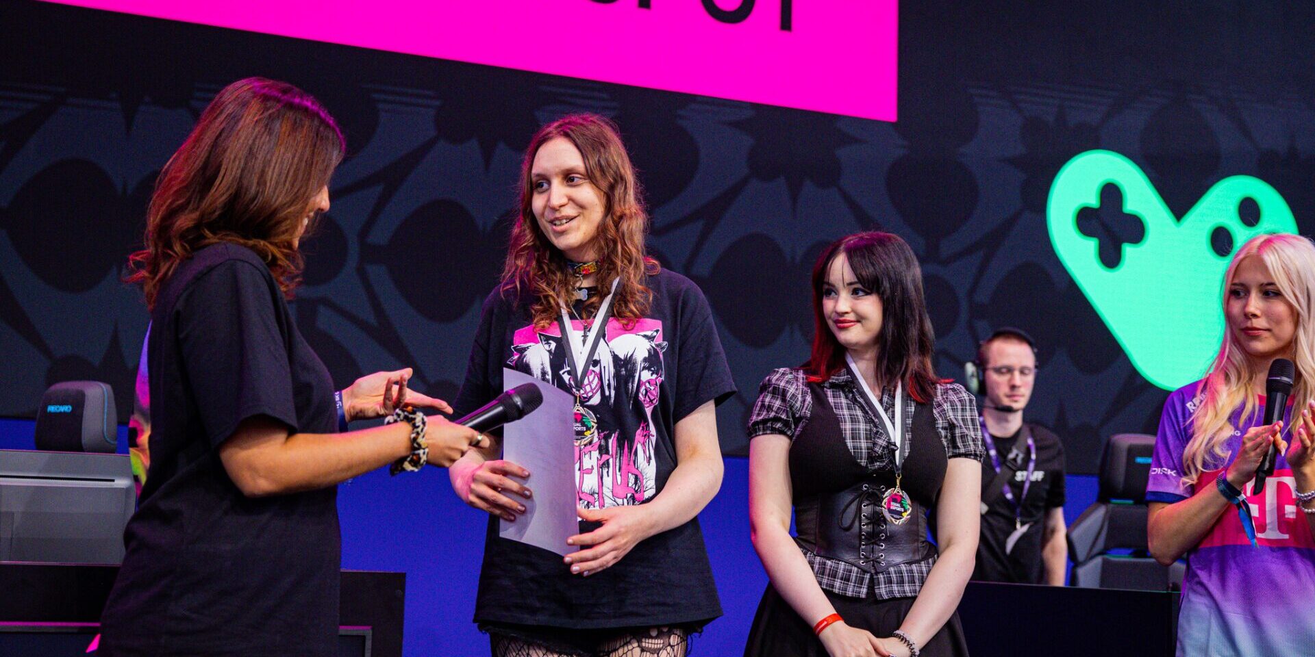 Equal Esports Proving Grounds Gewinnerin Sana Equal Esports Proving Grounds Gewinnerin Sana